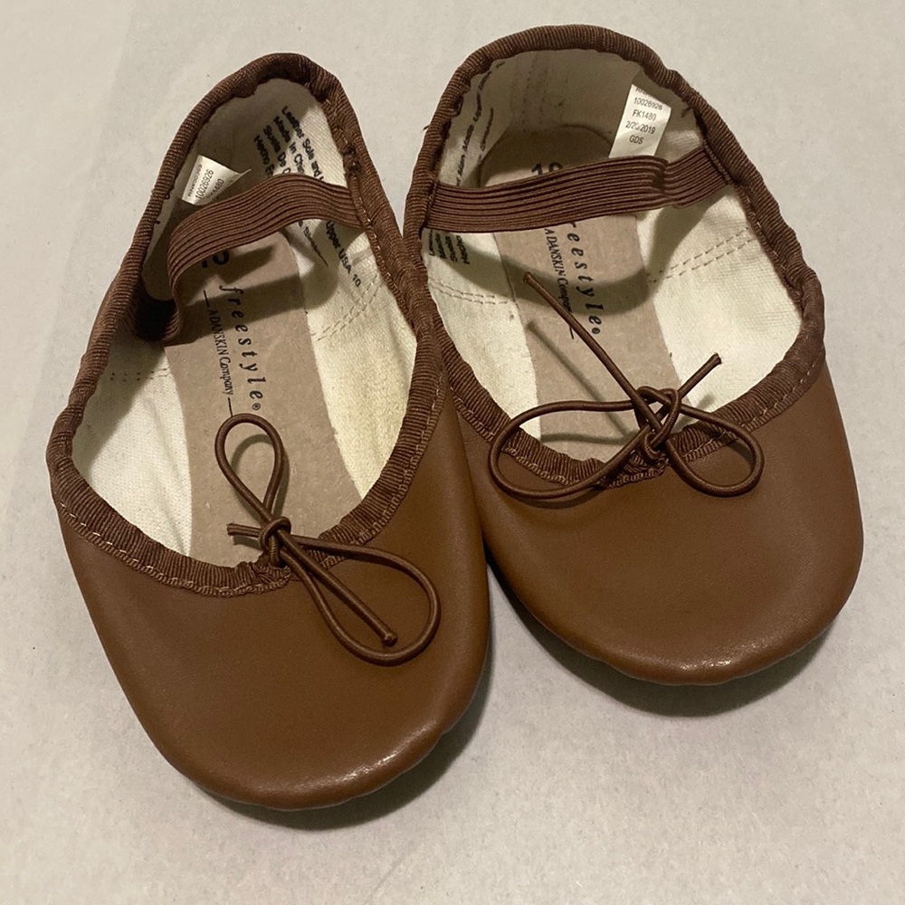 Freestyle a Danskin Company Chocolate Brown Ballet Dance Shoes